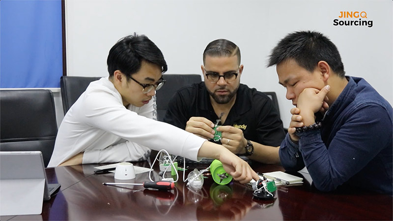 discussing baby blender